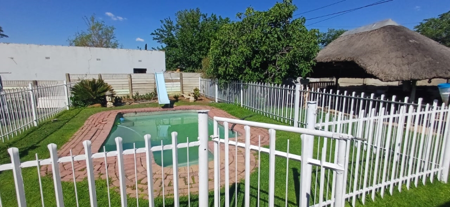 6 Bedroom Property for Sale in Freemanville North West